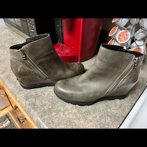 Sorel wedge boots